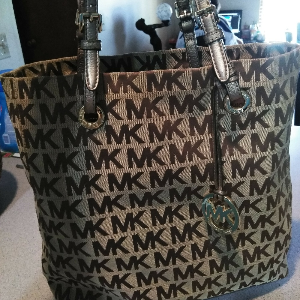 Michael Kors Jet Set Tan Brown Gold Purse Bag